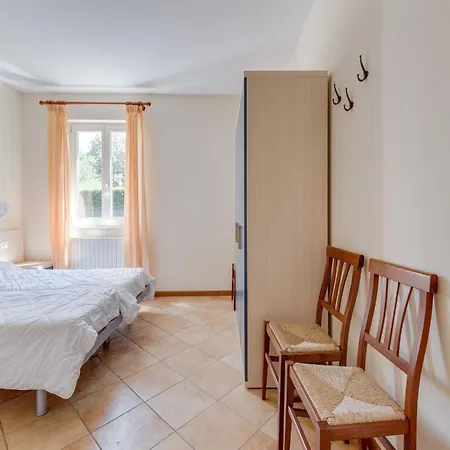 Apartmán Spacious In Idro With Shared Pool *
