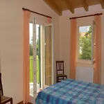 Spacious In Idro With Shared Pool * Crone