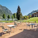 Spacious In Idro With Shared Pool Lägenhet *