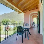 Lägenhet Spacious In Idro With Shared Pool