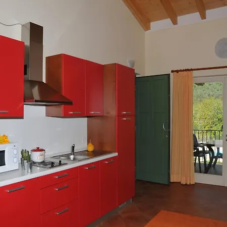 Spacious In Idro With Shared Pool דירה *