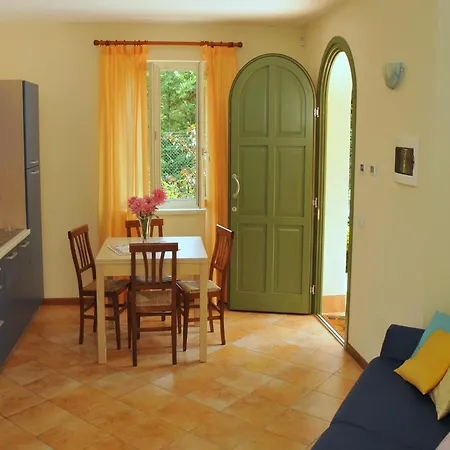 Spacious In Idro With Shared Pool Crone