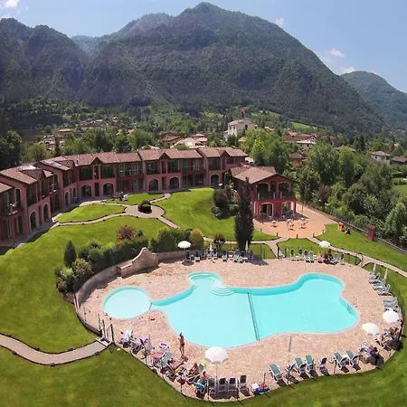 Spacious In Idro With Shared Pool