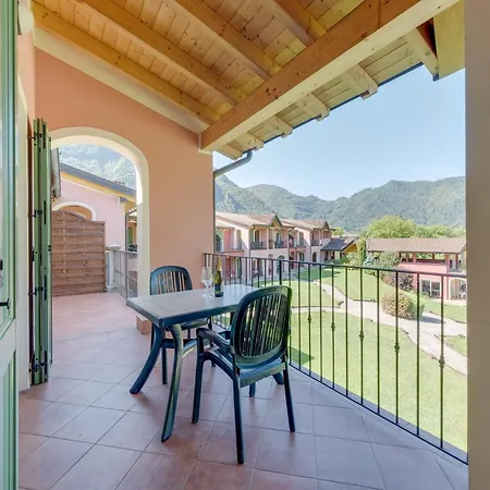 Spacious In Idro With Shared Pool *