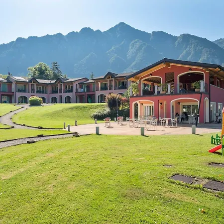 Spacious In Idro With Shared Pool
