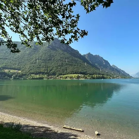 Spacious In Idro With Shared Pool Crone
