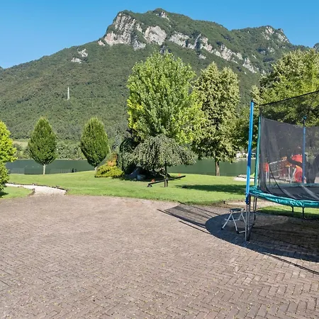 דירה Spacious In Idro With Shared Pool Crone