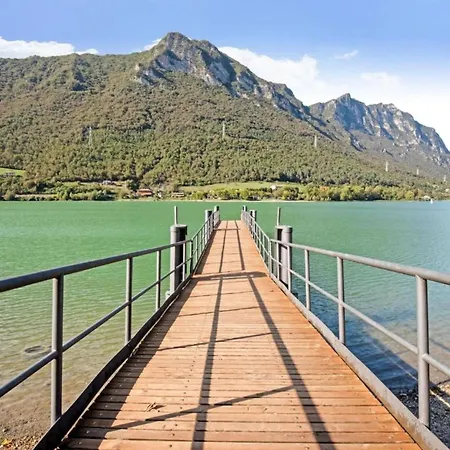 Spacious In Idro With Shared Pool * Crone