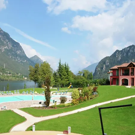 Spacious In Idro With Shared Pool *