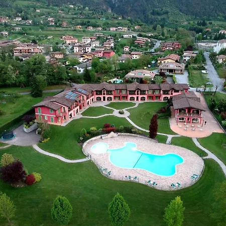 Spacious In Idro With Shared Pool *