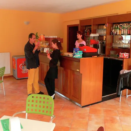 Spacious In Idro With Shared Pool Апартаменты Кроне