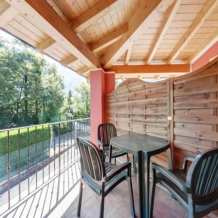 Апартаменты Spacious In Idro With Shared Pool