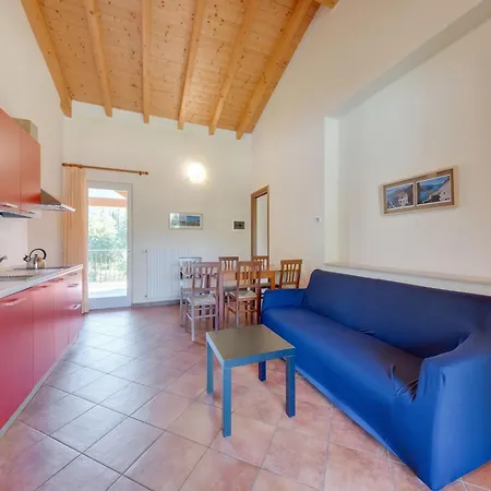 Апартаменты Spacious In Idro With Shared Pool *