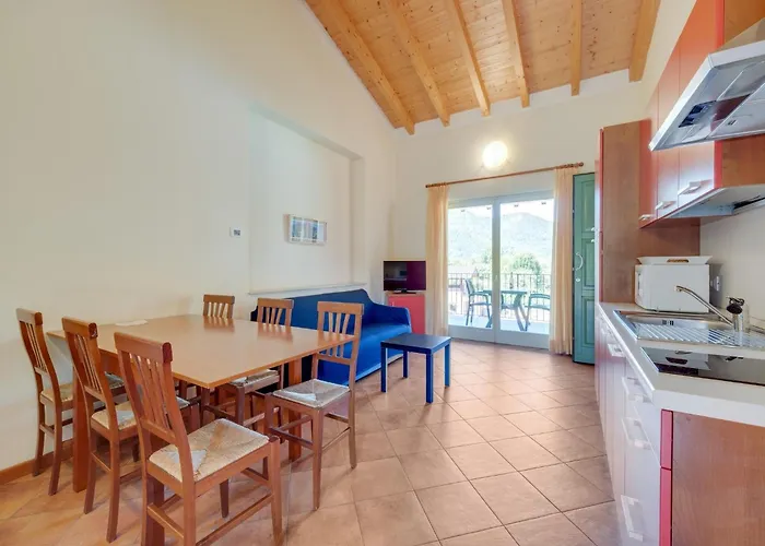 Spacious In Idro With Shared Pool Crone