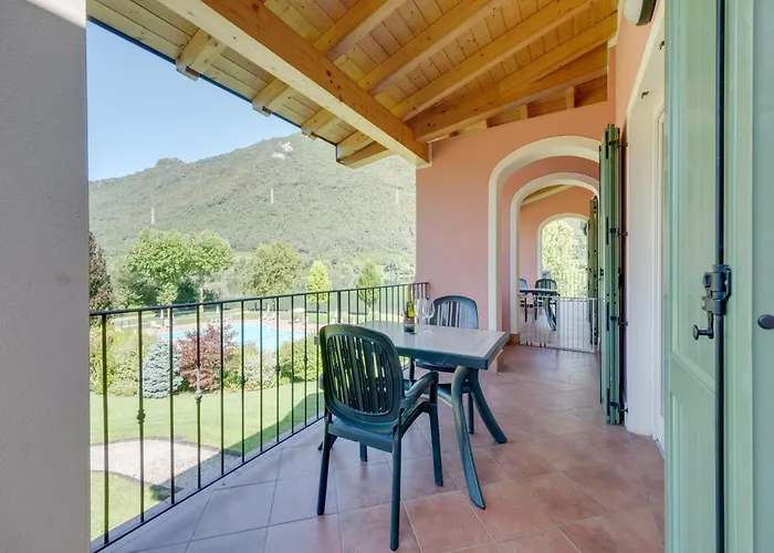 Apartment Spacious In Idro With Shared Pool