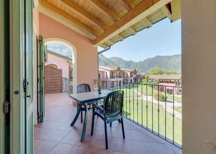Spacious In Idro With Shared Pool *