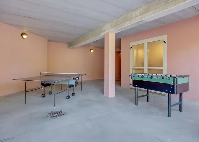 Spacious In Idro With Shared Pool Apartment *