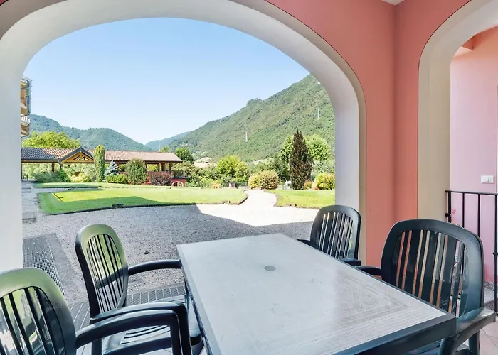 Apartment Spacious In Idro With Shared Pool Crone