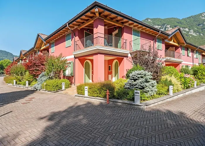 Apartment Spacious In Idro With Shared Pool