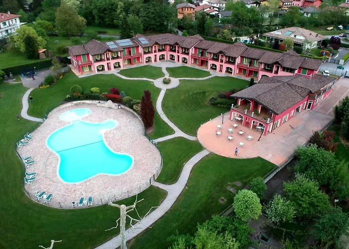 Spacious In Idro With Shared Pool Crone