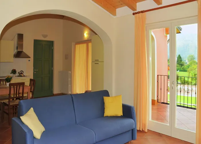 Spacious In Idro With Shared Pool Crone