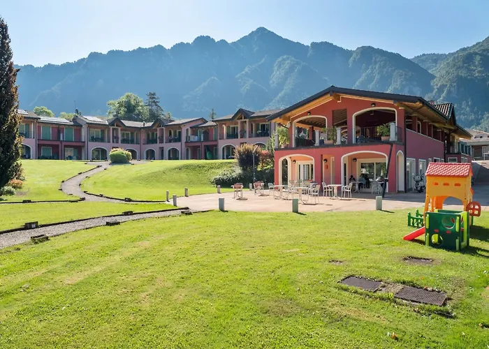 Spacious In Idro With Shared Pool Crone