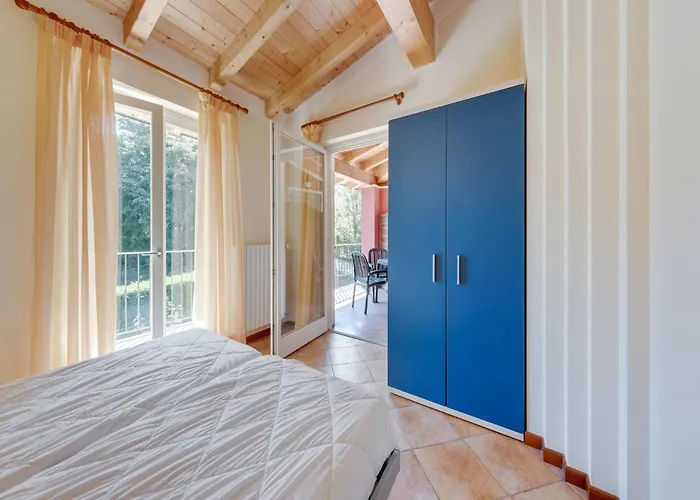 Spacious In Idro With Shared Pool