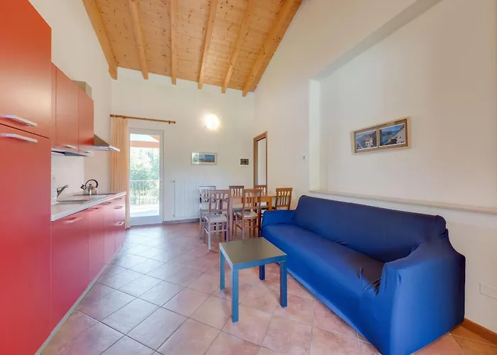 Apartment Spacious In Idro With Shared Pool *