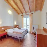 Lejlighed Spacious In Idro With Shared Pool Crone