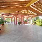 Lejlighed Spacious In Idro With Shared Pool Crone