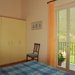 Spacious In Idro With Shared Pool Lejlighed