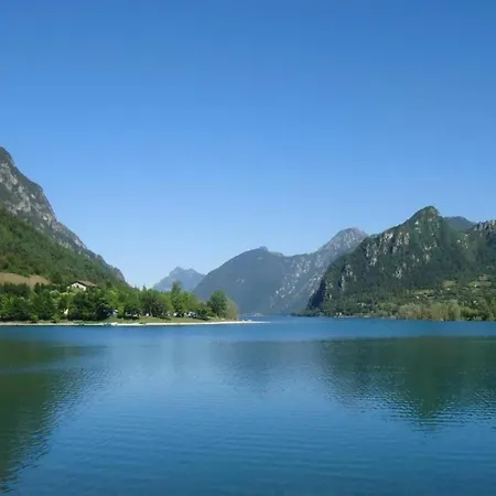 Spacious In Idro With Shared Pool Appartamento *