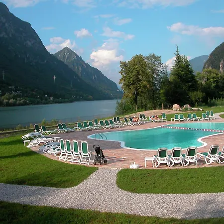 Appartamento Spacious In Idro With Shared Pool *
