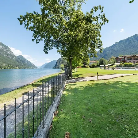 Spacious In Idro With Shared Pool Кроне