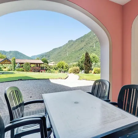 Апартаменты Spacious In Idro With Shared Pool Кроне