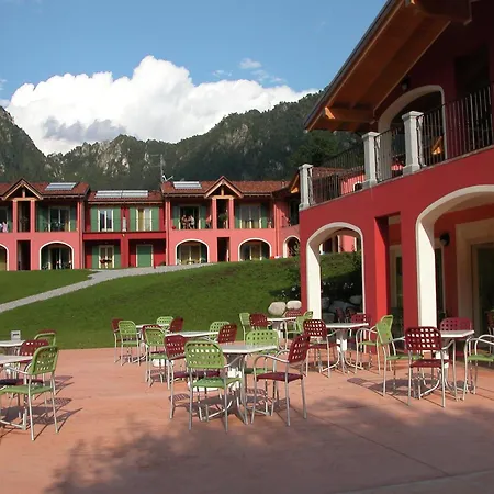 Spacious In Idro With Shared Pool Апартаменты *