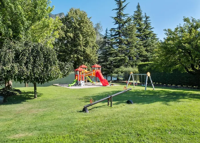 Apartament Spacious In Idro With Shared Pool Crone