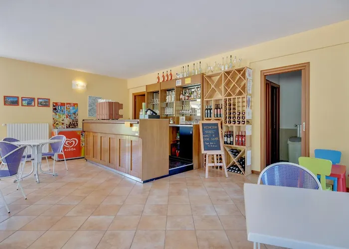 Spacious In Idro With Shared Pool Apartament Crone