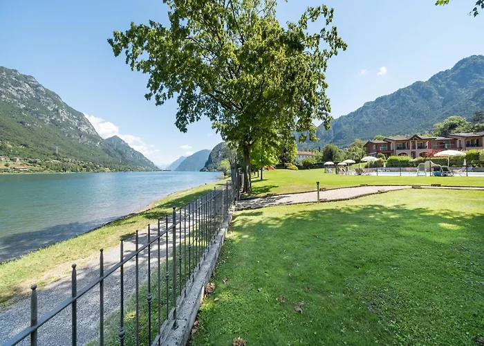 Spacious In Idro With Shared Pool Crone