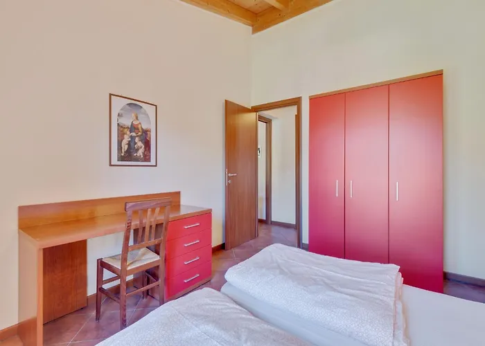 Spacious In Idro With Shared Pool Apartament *