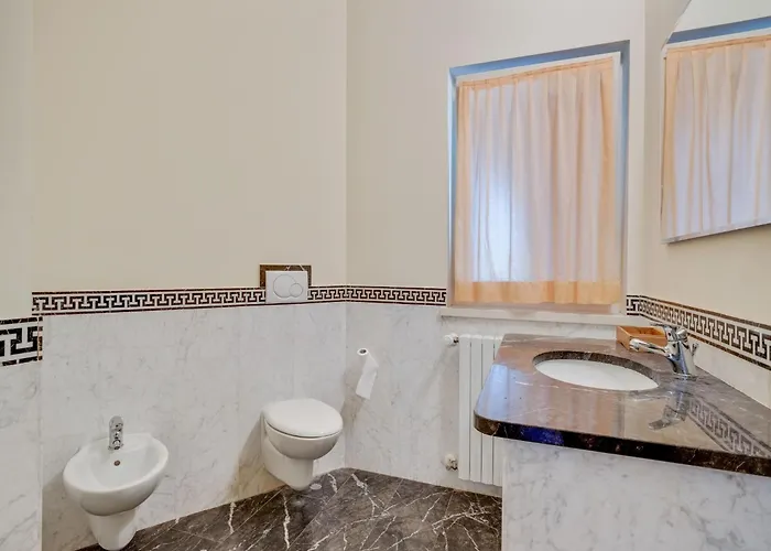 Apartament Spacious In Idro With Shared Pool *