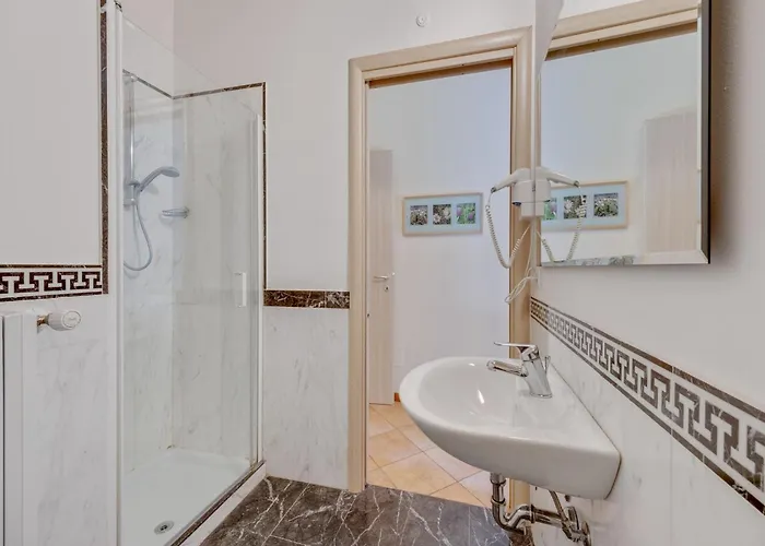 Apartament Spacious In Idro With Shared Pool Crone