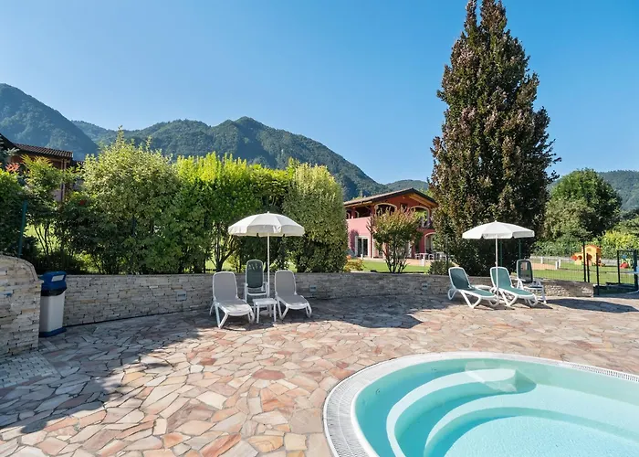 Spacious In Idro With Shared Pool Apartament