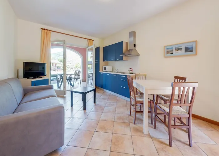 Spacious In Idro With Shared Pool *