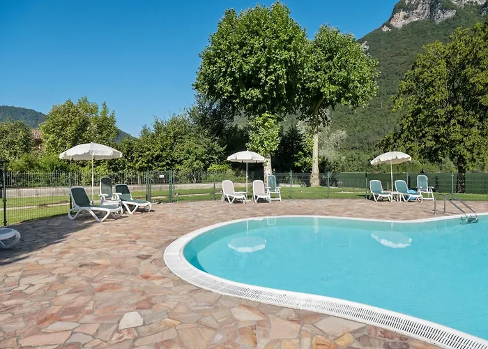 Spacious In Idro With Shared Pool Apartament *